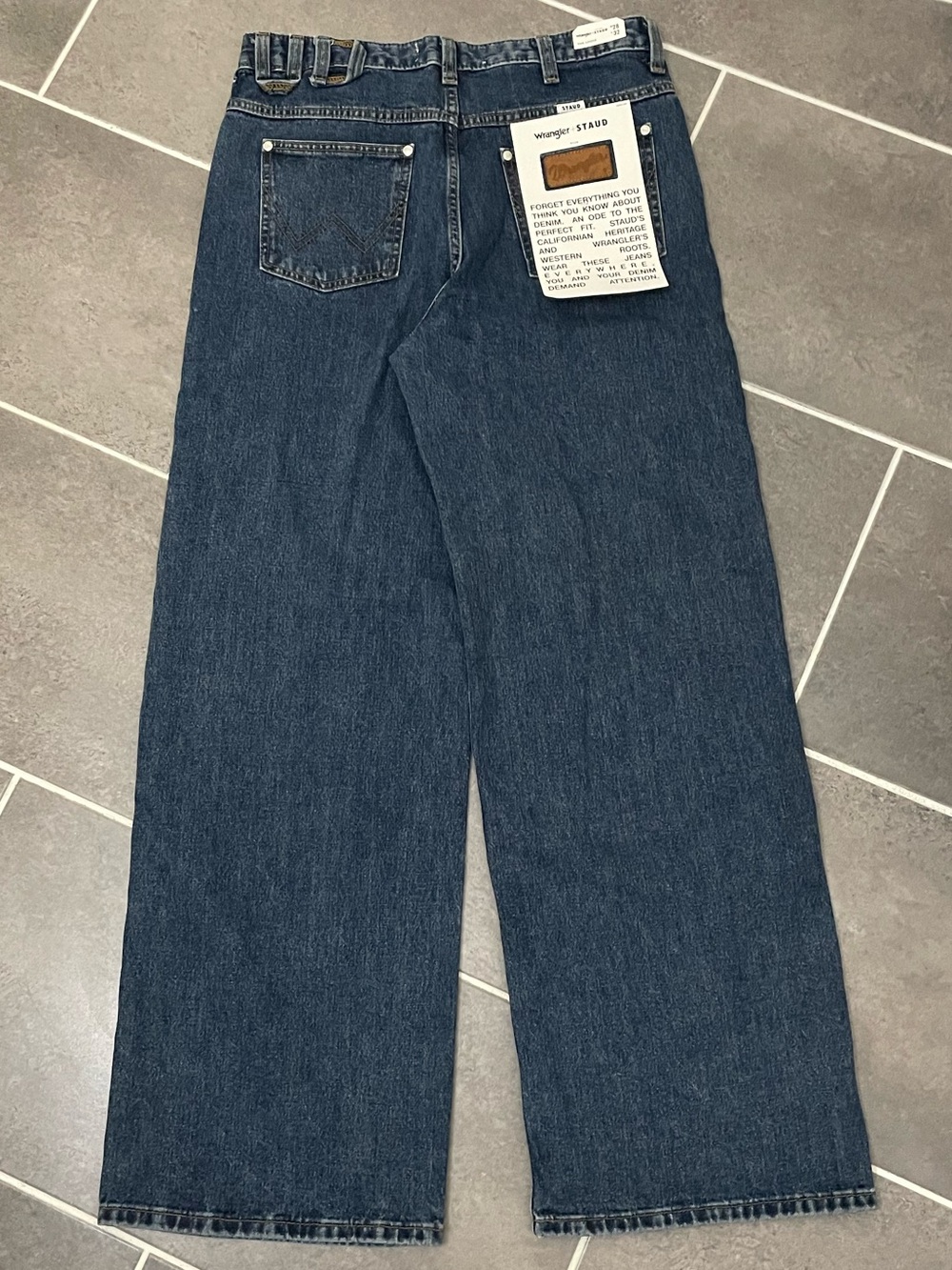 STAUD x Wrangler Loose Wide Leg Jean size 28X32 - Picture 4 of 10